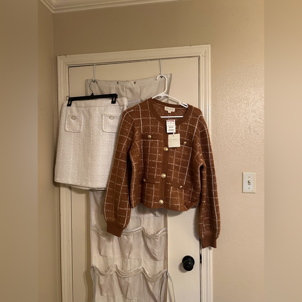 ADORABLE WHITE SKIRT, BROWN SWEATER KNIT AND WARM